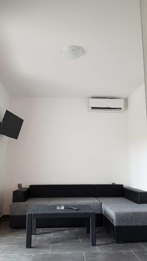 Apartments Star With Pool บีโอกราดนาโมรู ภายนอก รูปภาพ