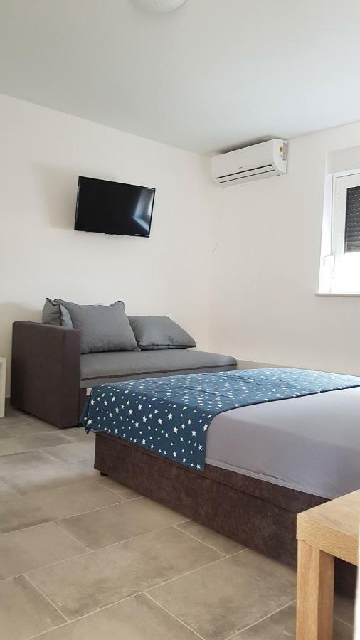 Apartments Star With Pool บีโอกราดนาโมรู ภายนอก รูปภาพ