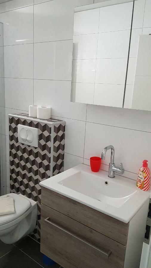 Apartments Star With Pool บีโอกราดนาโมรู ภายนอก รูปภาพ