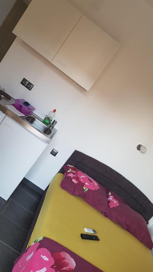 Apartments Star With Pool บีโอกราดนาโมรู ภายนอก รูปภาพ